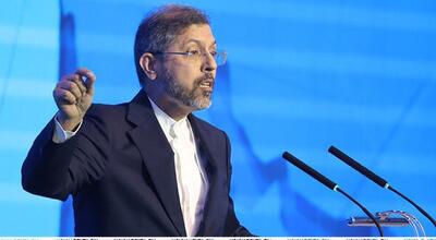 خطیب‌زاده، معاون وزیر خارجه: در عصری به سر می‌ریم که جنگ واقعا محتمل است و همه می‌دانند که اکنون چه اتفاقی در حال رخ دادن است / برخی مسائلی که باید به آرامی میان کشورها حل‌وفصل شوند،‌ سیاسی‌کاری درباره آن‌ها صورت می‌گیرد / اگر می‌خواهیم در صلح زندگی کنیم، باید باهم درباره چگونگی فاصله گرفتن از ذهنیت اشتباه و توهمات درباره نظم(جهانی) هم‌فکری کنیم