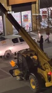  سرقت دستگاه خودپرداز از دیوار فروشگاه با استفاده از لودر