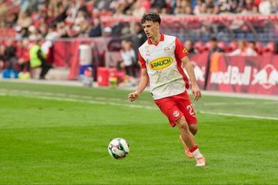 استعداد ۱۸ ساله سالزبورگ مورد توجه چلسی و منچستریونایتد