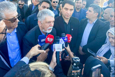 وزیر ارشاد: تئاتر خیابانی مریوان ویترینی از ظرفیت‌های هنر نمایش در ایران است