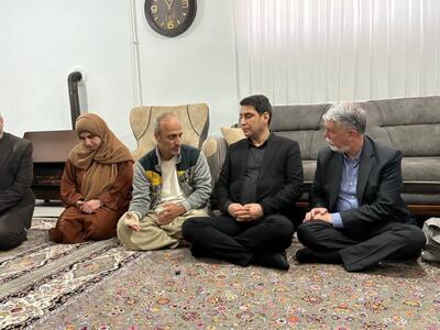  دیدار وزیر فرهنگ و ارشاد اسلامی با خانوادە ‌شهید هفت ماهە جنگ ۱۲ روزە