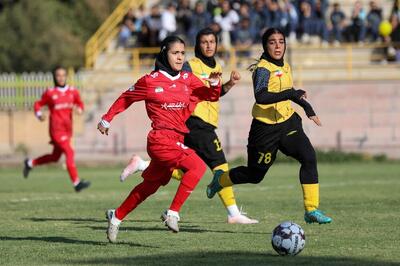 سومین باخت دختران پرسپولیس در لیگ/ صدر در قرق بم