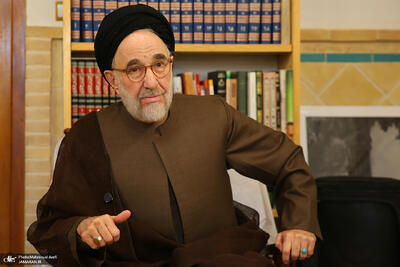  یک روزنامه با اشاره به سخنان جدید خاتمی: ریشه تفاوت دوره اصلاحات با قبل و بعدش؛ بازگشت به مردم و احترام گذاشتن به آزادی، علم، عقلانیت، حاکمیت قانون، قانونی متناسب با خواست مردم، پرهیز از اراده‌گرایی پوچ، پرهیز از حذف دیگران، تاکید بر مشارکت عمومی و نخبگان