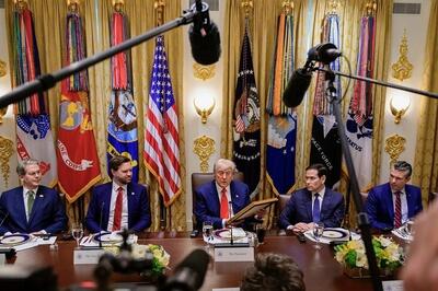  دورسی، تحلیلگر آمریکایی: تغییر موضع ترامپ درباره ایران با هدف توافق با تهران بعید نیست/ نباید فراموش کنیم که او واقعاً علاقه‌مند است جایزه‌ صلح نوبل را به خود اختصاص دهد و این هدف با دستیابی به توافقی پایدار میان آمریکا و ایران بسیار آسان‌تر خواهد بود