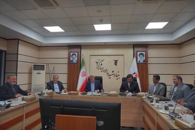  پیگیری واگذاری زمین به ۵۲۰۰ خانواده شهدا و ایثارگران قم توسط استاندار قم
