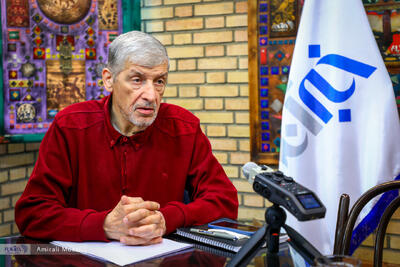 دفاع فعال اصولگرای نزدیک به لاریجانی از تذکر قالیباف به روحانی و ظریف؛ تمام مقامات باید قواعد بازی را رعایت کنند، چه در رأس قدرت باشند و چه نباشند!