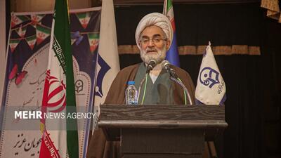 آیت‌الله فلاحتی: انقلاب اسلامی ظرفیت‌های فکری ملت‌ها را بیدار کرد