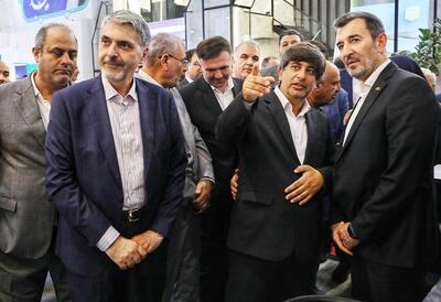 بازدید رئیس هیئت‌عامل ایمیدرو از پاویون گروه فولاد مبارکه در نمایشگاه بین‌المللی فولاد ۱۴۰۴