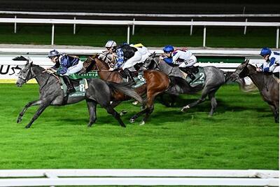 اسب ایرانی در مسابقه جایزه بزرگ فرانسه اول شد - پارس فوتبال