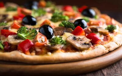  طرز تهیه پیتزا چیلی تند؛ ساده و خوشمزه
