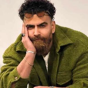  معین زد بدن عضلانی خود را به رخ کشید