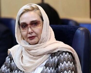 تصویری قدیمی از کتایون ریاحی در حال خفه کردن یک بازیگر! +‌ عکس