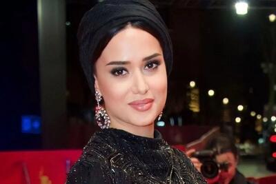  معماری خلاقانه؛ چیدمان متین و موقر خونه پریناز ایزدیار که مثل شخصیتش میمونه کلاس بالا