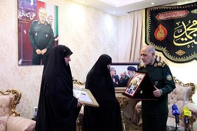 اعطای درجه سپهبدی به شهید علی شادمانی