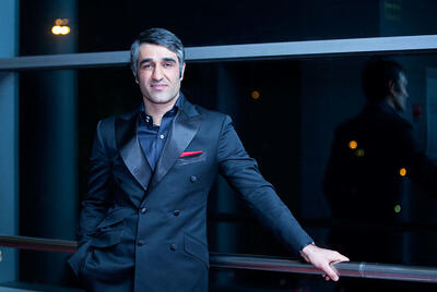 سکوت پژمان جمشیدی شکست: قسم به خاک مادرم دروغ است؛ برای دست‌بوسی پدرم از کشور خارج شدم