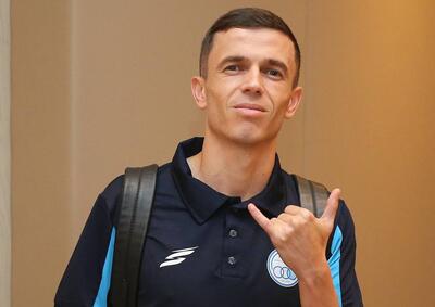  این مرد واقعا عاشق استقلال شده است؛ یاسر آسانی چگونه در ۳ ماه خود را با پیراهن آبی عجین کرد؟