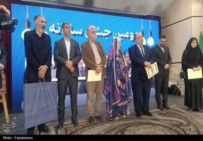 دومین دوسالانه تجلیل از اصحاب فرهنگ، هنر و رسانه در قرچک برگزار شد - تسنیم