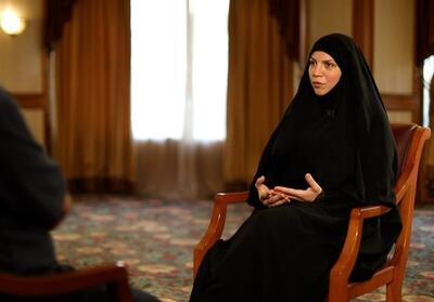 اختصاصی| دختر شهید فؤاد شکر: پدرم به خبرنگار فرانسوی گفت ما «خمینیون» هستیم - تسنیم