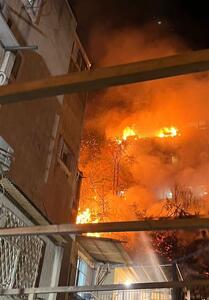 اختلالات برقی و آتش‌سوزی گسترده چندین ساختمان در شهر بنی باراک رژیم صهیونیستی - تسنیم