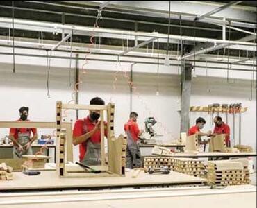 یک ماه از معوقات مزدی     کارگران کیش چوب پرداخت شد