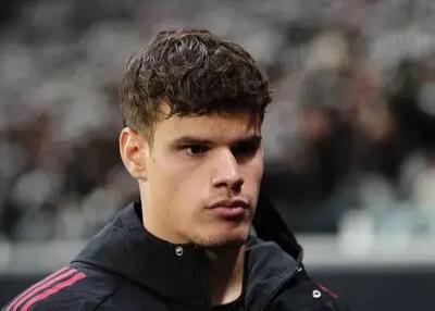 ضرب و شتم عجیب یک فوتبالیست با جمجمه شکسته!