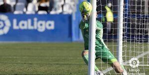 دروازه‌بان معروف، قاتل شد!