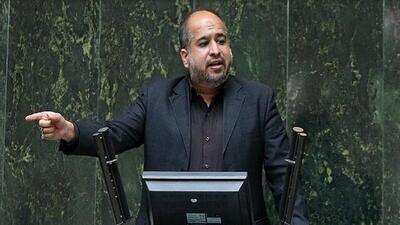 خضریان: عده ای در اطراف رئیس‌جمهور با خوردن پول در حال خفه شدن هستند