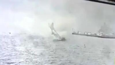  لحظه سقوط جنگنده آمریکا در دریای جنوبی چین