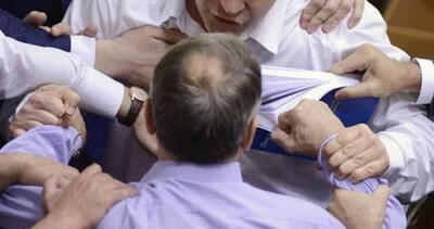 راه برون‌رفت از سایه افراطی‌گری بر فضای سیاسی ایران