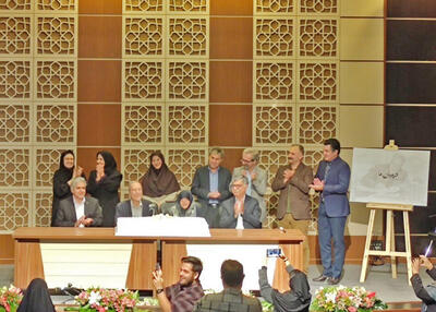 خانیکی در 74 سالگی ؛ آرزوی افق گشوده برای جوانان ایرانی