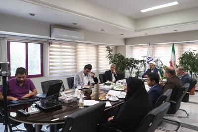 نشست وبیناری حجت‌الاسلام والمسلمین حسنخانی با روسای گروه ورزش همگانی و ورزش روستایی و عشایری