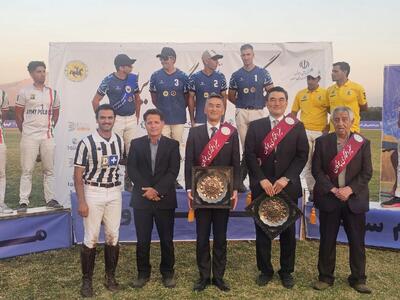   سفیران کره جنوبی و ژاپن و پیشکسوت سرشناس فوتبال تماشاگر قهرمانی تیم فراجا در هفته پانزدهم لیگ چوگان