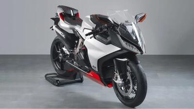  معرفی اولین موتورسیکلت ۴ سیلندر و 1000 سی‌سی چین