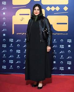  عکس/ تیپ خاص آزاده صمدی با پیراهن عجیب روی فرش قرمز | اقتصاد24