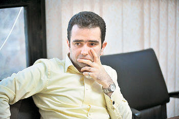  چرا کار کردن برای «کارگر» و استخدام برای «کارفرما» به صرفه نیست؟ | جبل عاملی: «نفر سوم» باعث کوچک شدن حجم بازارها و از دست رفتن رفاه شده است