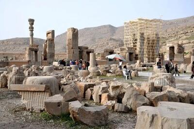 تخت جمشید سالانه ۳۰ سانتی‌متر فرو می رود / میراث جهانی در محاصره ۵ هزار چاه غیرمجاز