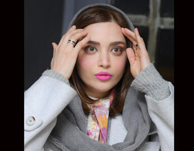 چهره بهنوش طباطبایی ۲۱ سال پیش در تلویزیون! |‌ ببینید