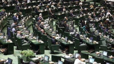 انحلال بانک آینده گام بزرگی برای مقابله با مافیای ثروت بود