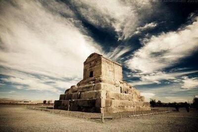  چرا آرامگاه کوروش را مقبره مادر سلیمان می‌خواندند؟