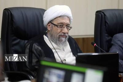  آیت الله آملی لاریجانی: باید نتیجه تلاش‌ها برای حل مشکلات معیشتی «سر سفره مردم» ظهور و بروز داشته باشد