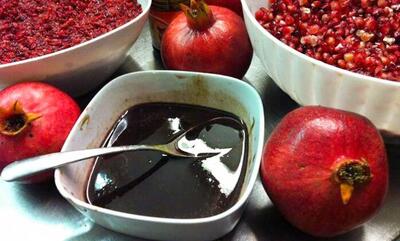  طرز تهیه رب انار غلیظ و خوشرنگ خانگی؛ فوت‌و‌فن‌هایی برای کیفیت بهتر