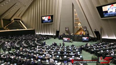 ساعت کاری کارکنان دولت کاهش پیدا نمی‌کند/ پرونده تعطیلی پنجشنبه‌ها بار دیگر به کمیسیون اجتماعی بازگشت/