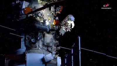  بیرون از خانه فضایی: عملیات پیاده‌روی فضایی