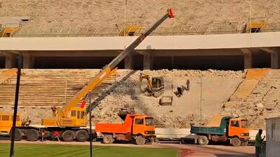  لودر در جایگاه تماشاگران ورزشگاه آزادی!