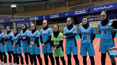  صحبت های صمیمانه تقوی در جمع تیم ملی والیبال زنان