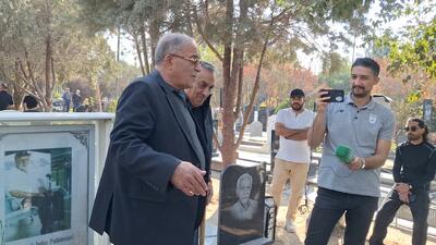  خاطره جالب حسن روشن بر سر مزار مظلومی