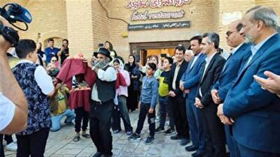  احیای سنت «انارکِشون» در روستای تاریخی سریزد