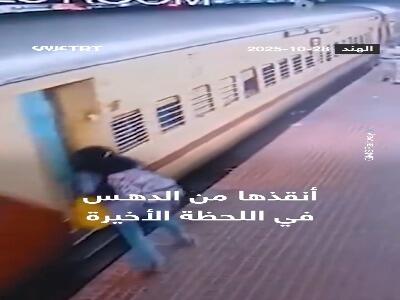  لحظه نجات معجزه‌آسای زن میان قطار و سکو