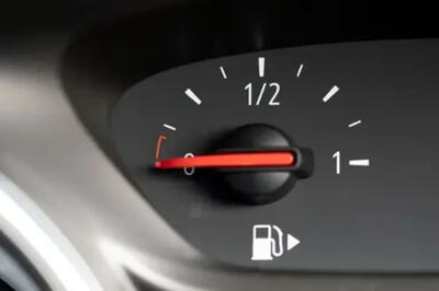  ۵ آسیب جدی خالی شدن باک بنزین به خودرو