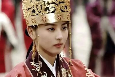  تاریخ وبگردی | چهره خندان سوسانو در پشت‌صحنه عروسی با جومونگ